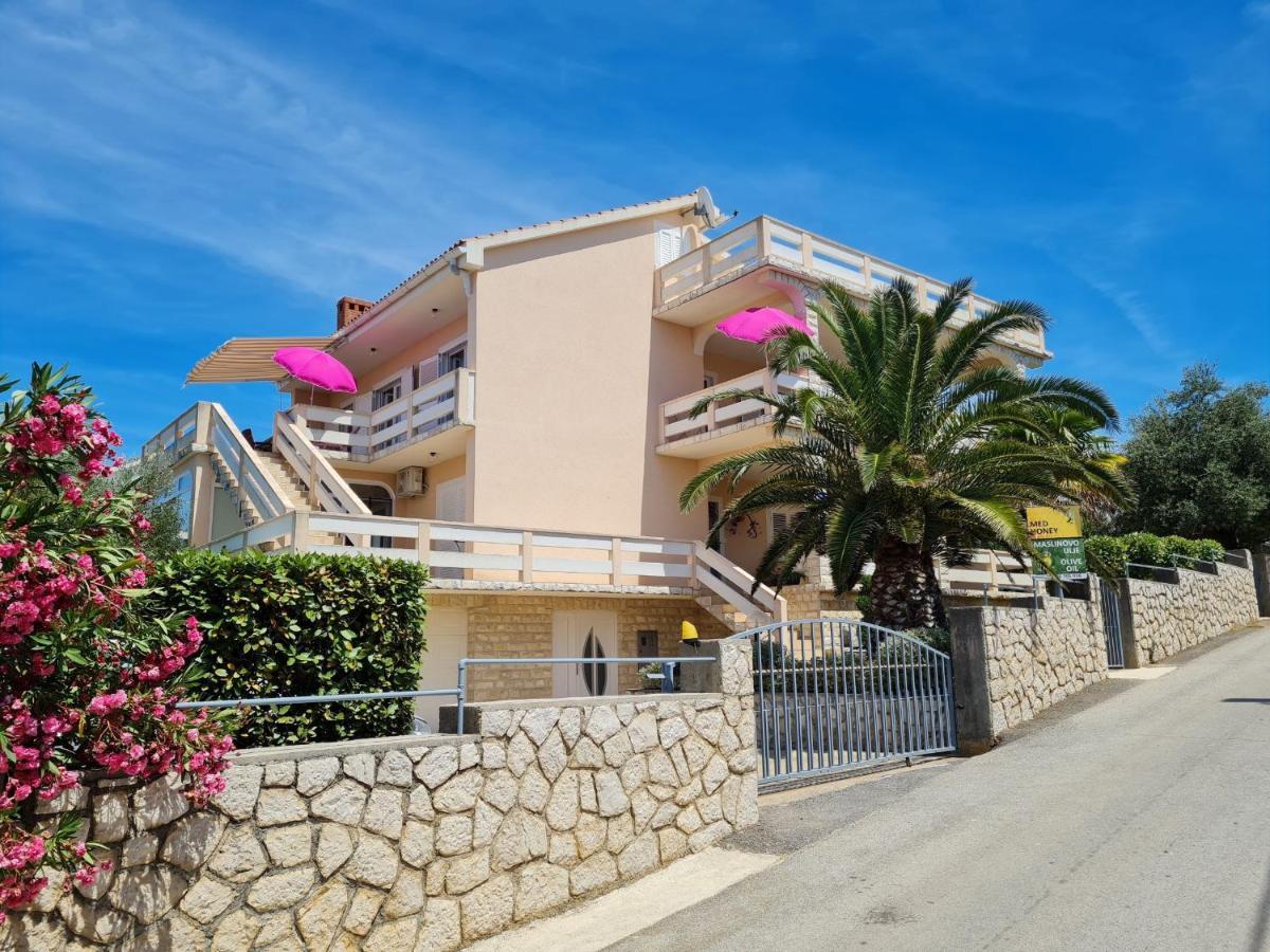 Apartments With A Parking Space Lun, Pag - 4062 Lun  Esterno foto